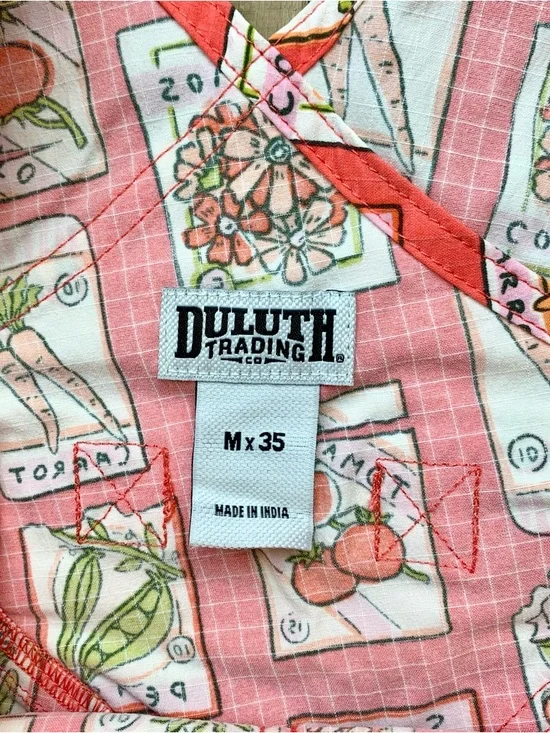 NWT Duluth Medium x35L Heirloom Gardening Bib Overalls Coral Seed Packets Farm - Picture 2 of 9